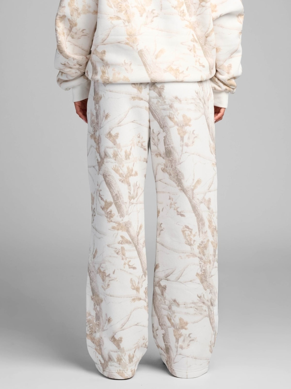NWT- Comfrt Limited Edition White Oak Camo Straight Leg Sweatpant Size M - Picture 2 of 10